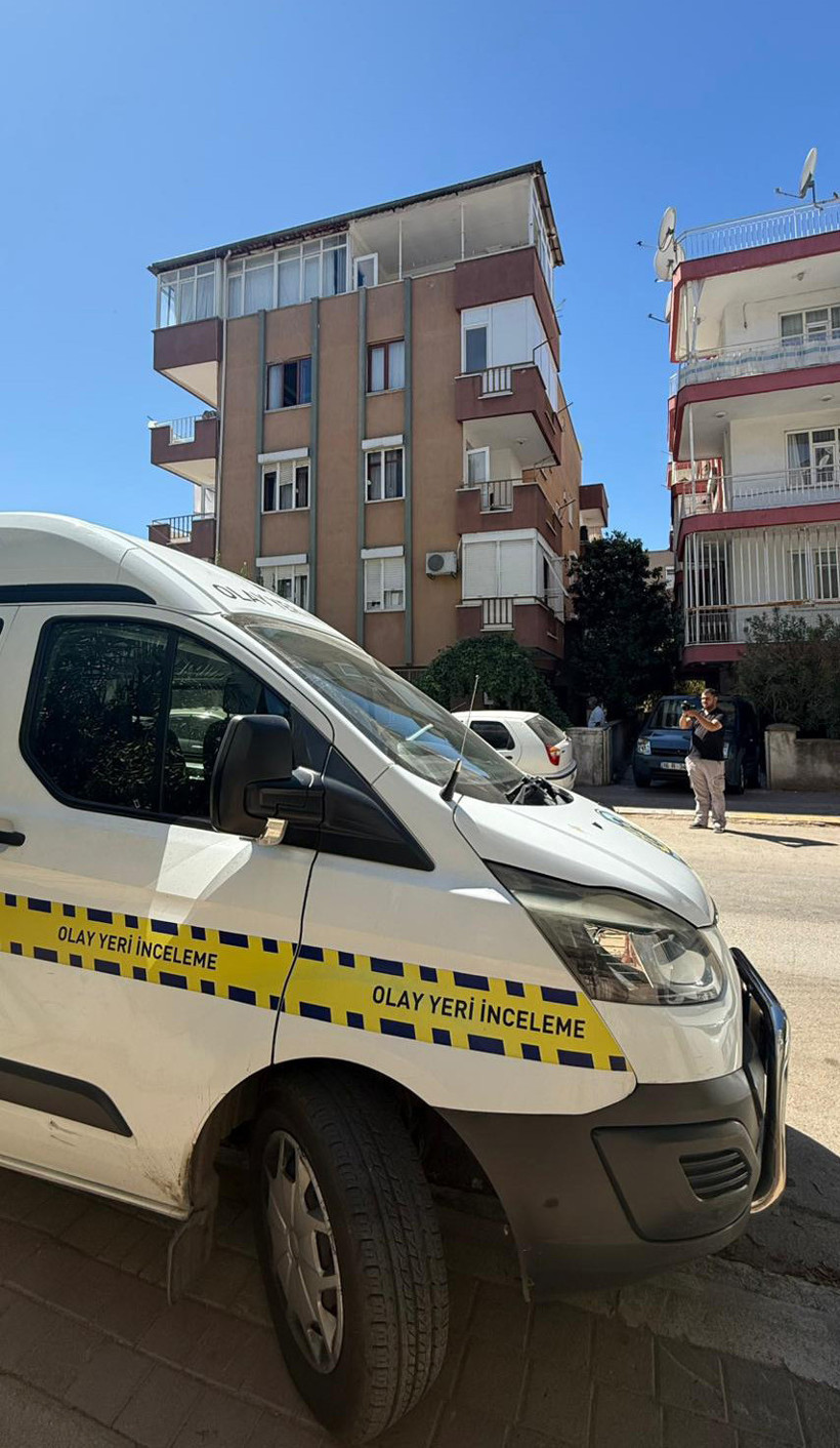 Ölen babasıyla günlerce aynı evde kaldı! - Resim : 2