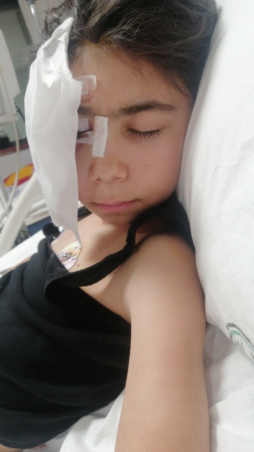 Halı sahada hayat karartan ihmal: 13 yaşındaki çift görmeye başladı!