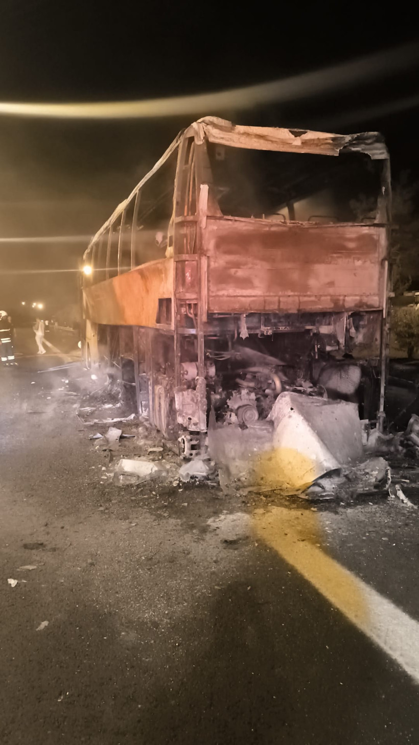 Yolcu otobüsü küle döndü! - Resim : 2