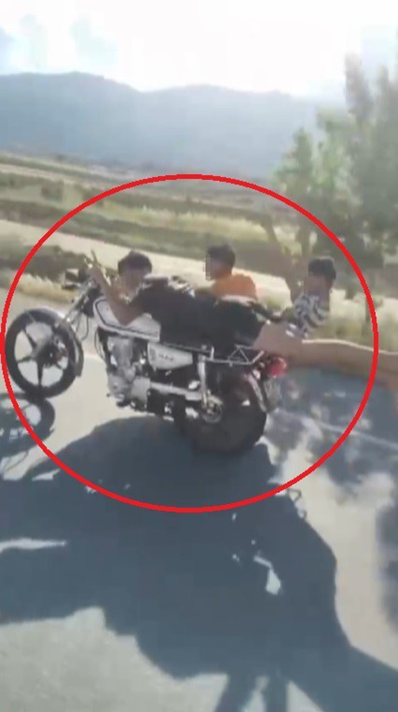 Motosikleti üzerine yatarak sürmüştü, yediği ceza motosikletin parasını geçti