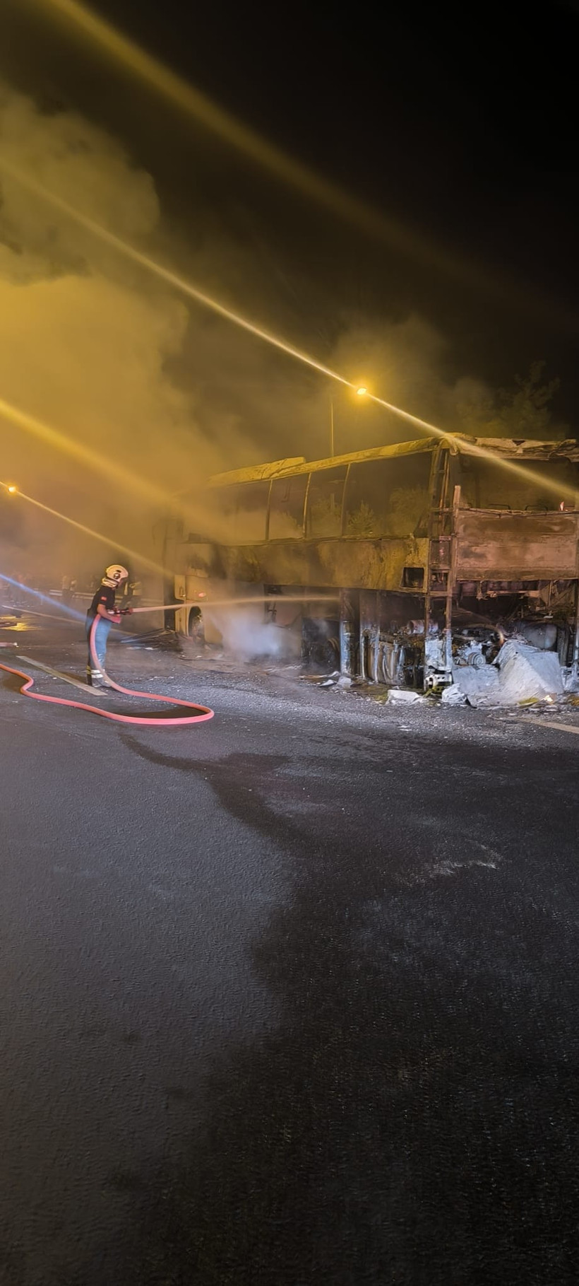 Yolcu otobüsü küle döndü!