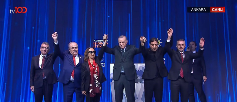 AK Parti Genel Başkanı ve Cumhurbaşkanı Erdoğan'dan yeni dönem mesajı: İsimler fani davamız baki - Resim : 4