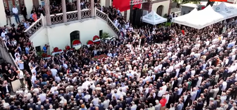 Türkiye Manisa'nın Ferdi babasına veda ediyor! Gözyaşları sel oldu