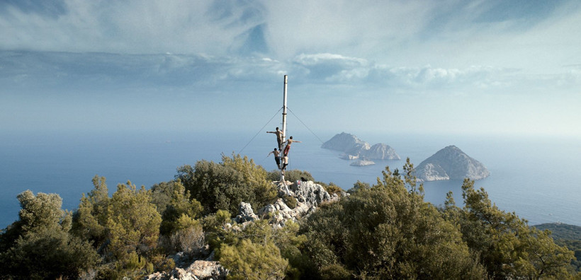 Onur Saylak yönetti, Tuba Büyüküstün oynadı - Resim : 3