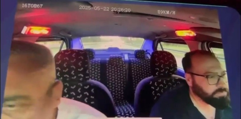 Takside dehşet anları! Silah zoruyla gezdirdi, parasını çaldı. O anlar anbean görüntülendi