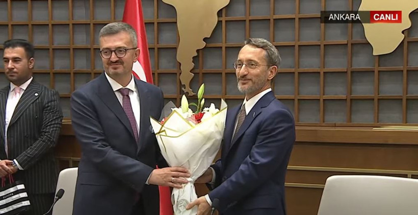 İletişim Başkanlığı'nda görev değişimi! Fahrettin Altun görevini Prof. Dr. Burhanettin Duran'a devretti
