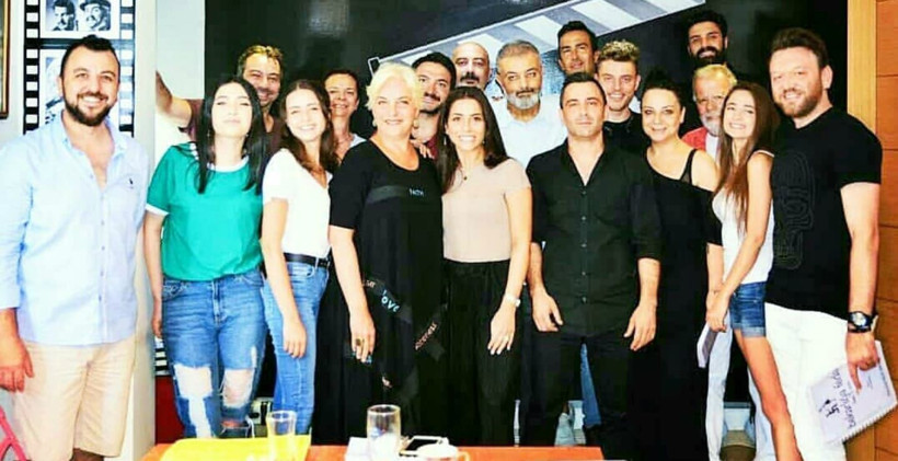 'Bekarlığa Feda' filminde kim hangi karakteri canlandırıyor?