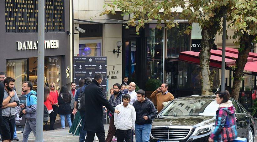 Tolgahan Sayışman ve Hande Erçel'in zor anları - Resim : 2