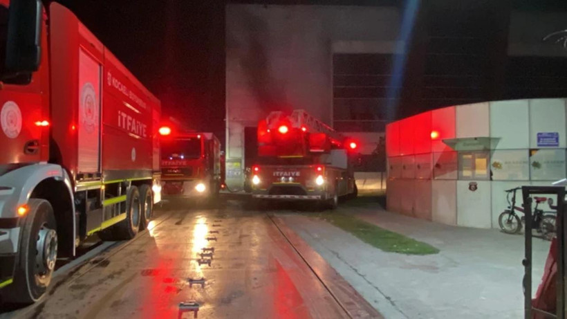 Geri dönüşüm fabrikasında korkutan yangın