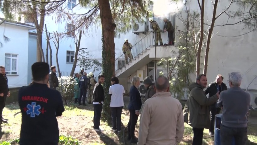 Üsküdar Devlet Hastanesi'nde yangın çıktı! Hastalar tahliye edildi - Resim : 2