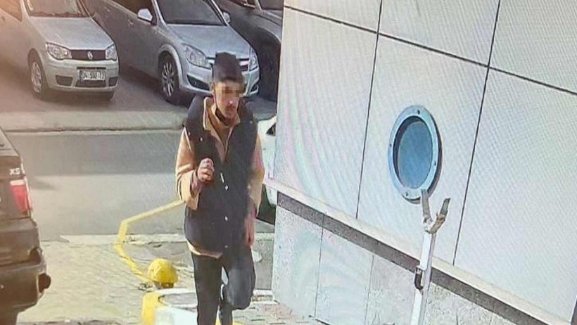 İstanbul'da oto galeriye el bombalı saldırı