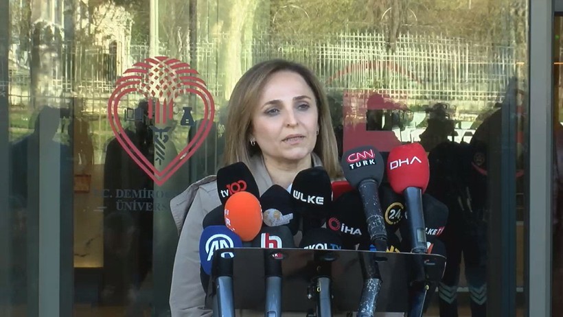 Sırrı Süreyya Önder'den haber var. DEM Parti'den  Sırrı Süreyya Önder'in sağlık durumuyla ilgili yeni açıklama: Kritik ameliyat sona erdi.