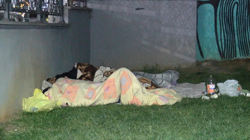 Deprem korkusuyla ikince gece! Vatandaşlar çadırda kalmaya devam etti - Resim : 2