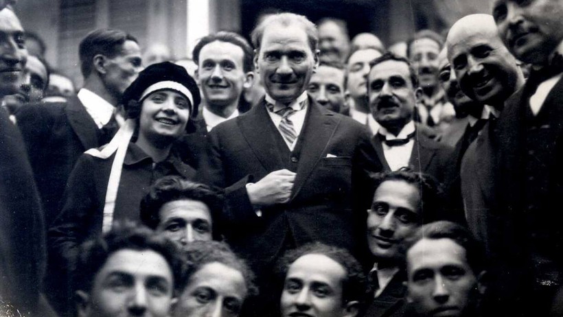 Kurtuluşun simgesi 19 Mayıs! Atatürk'ü Anma, Gençlik ve Spor Bayramı kutlu olsun!