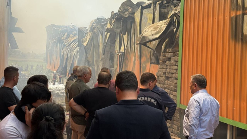 Ankara'da çiftlikte yangın faciası! Yüz binlerce tavuk telef oldu