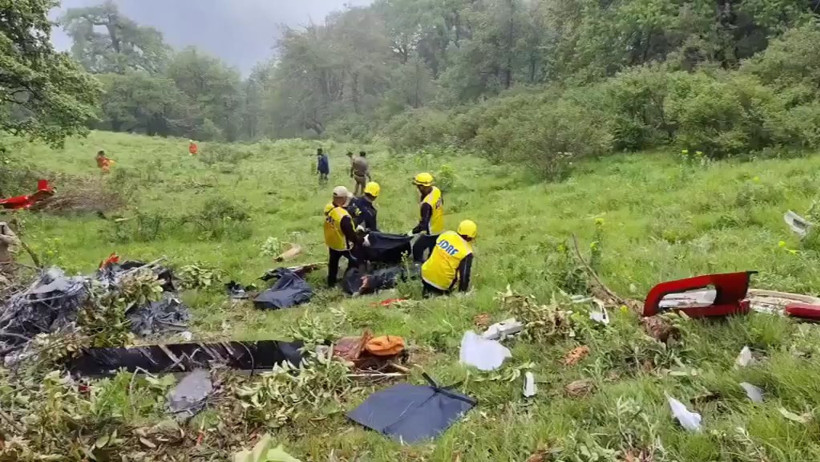 FLAŞ! Helikopter düştü: Çok sayıda ölü var - Resim : 2