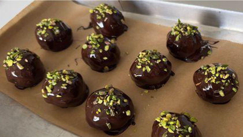 Pişirme gerektirmeyen lokmalık lezzet: Muzlu bisküvi topları nasıl yapılır, malzemeleri nelerdir?