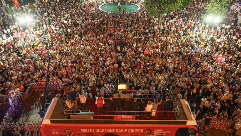 Özgür Özel erken seçim için ilk kez tarih verdi! CHP’den Büyükçekmece’de dikkat çeken mesaj