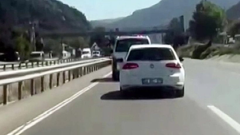 Yer: Sakarya! Yangına giden itfaiye ekiplerine yol vermedi, dakikalarca sol şeridi kapattı - Resim : 2