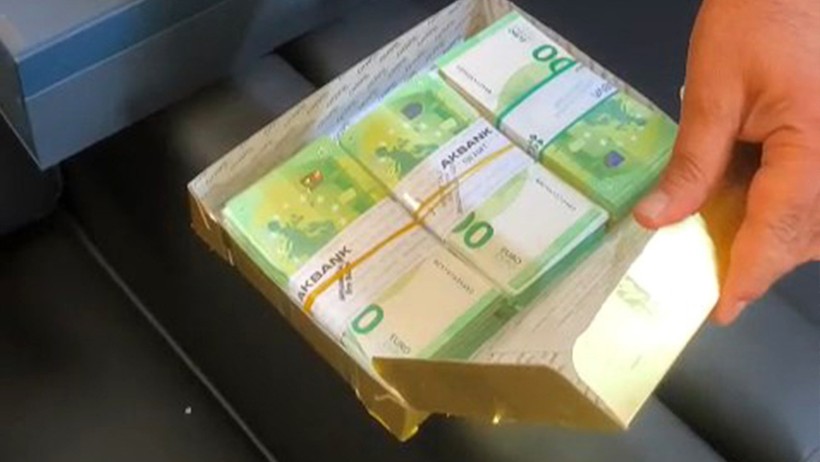 Manavgat Belediyesi'ne 'rüşvet' ve 'yolsuzluk' operasyonu! Baklava Kutusunda 110 Bin Avro çıktı