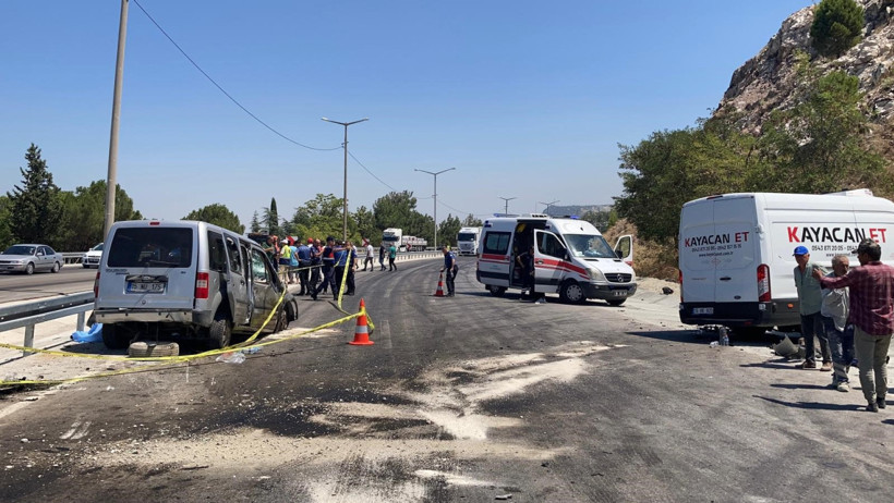 Burdur'da kafa kafaya çarpıştılar! Feci kazada ölü ve yaralılar var