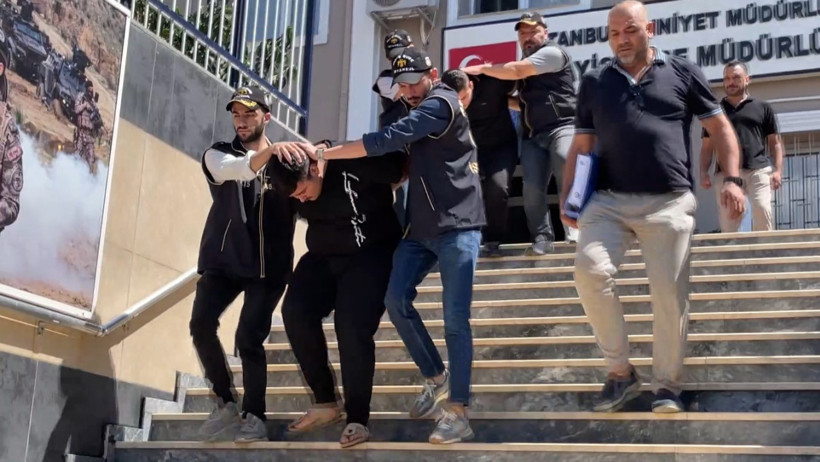 İstanbul'da korku dolu anlar! 2 kişi geldiler otomobiline ateş açtılar - Resim : 3