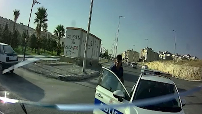 Trafik magandası dehşet saçtı! Halk otobüsü şoförünü camdan bıçakladı - Resim : 6