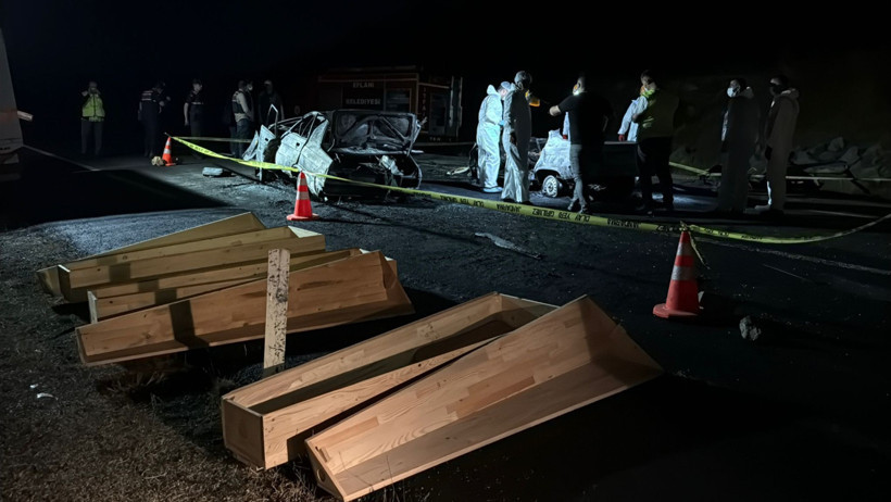 Karabük'te katliam gibi kaza! Araçlar yandı: Çok sayıda ölü ve yaralı var