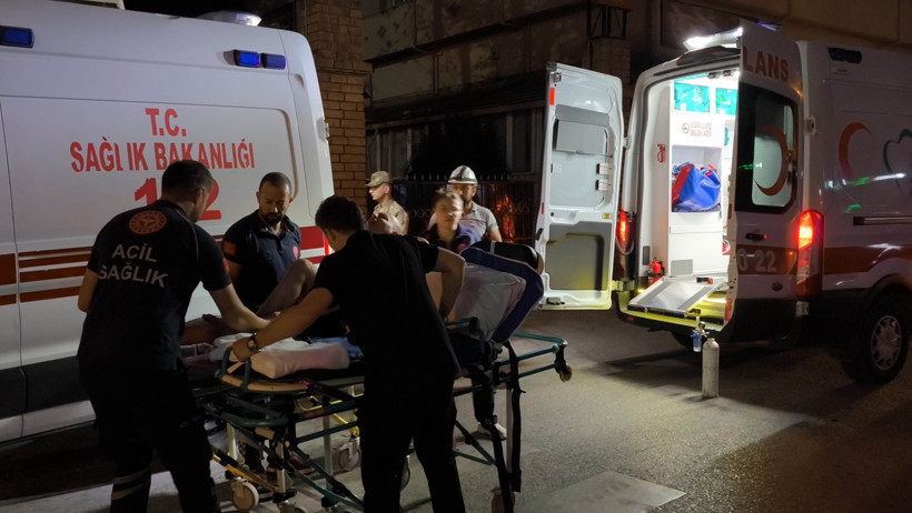 Orduevinde korkutan yangın! Çok sayıda asker dumandan etkilendi - Resim : 6