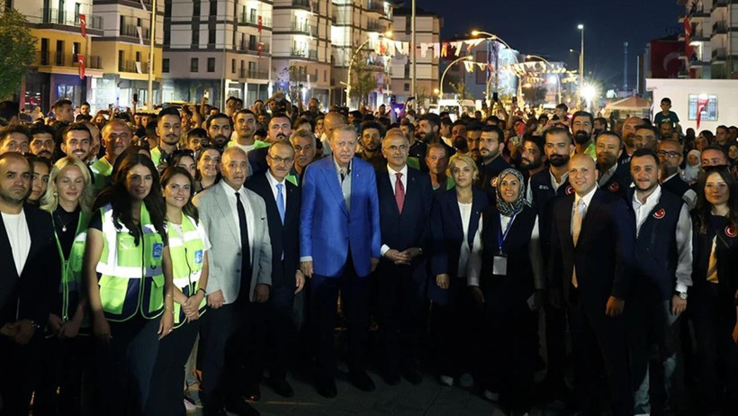 Erdoğan, Malatya’da depremzede ailenin evine misafir oldu - Resim : 3