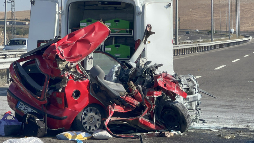 Korkunç kaza! Ölü ve yaralılar var - Resim : 4