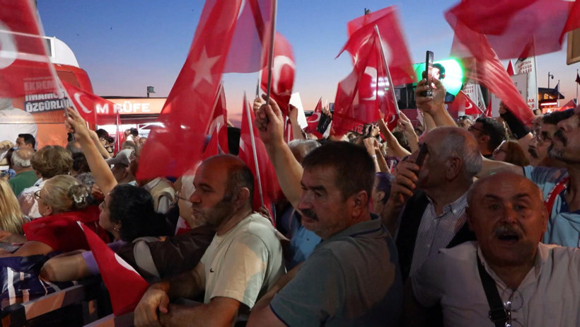 Özgür Özel Kadıköy'de konuştu: Meydanı emekçilere geri vereceğiz - Resim : 2