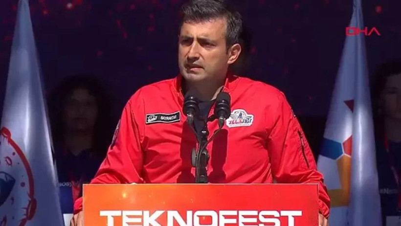 İstanbul'da TEKNOFEST heyecanı başladı! Nefes kesen görüntüler: SOLOTÜRK ve Türk Yıldızları sahnede