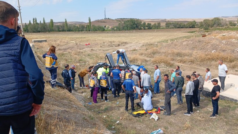 Düğün konvoyunda kaza! Yaralılar var - Resim : 2