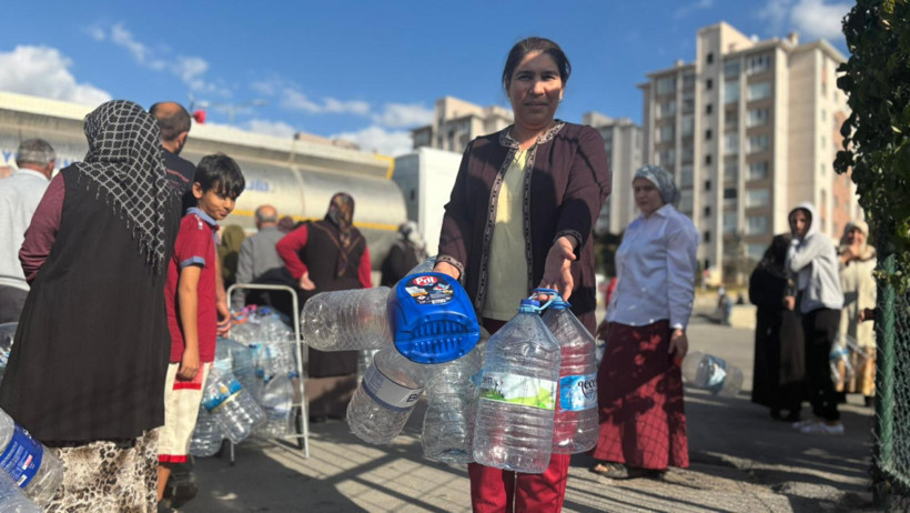 Başkentte çile! Bidonlarla kuyruğa girdiler - Resim : 4