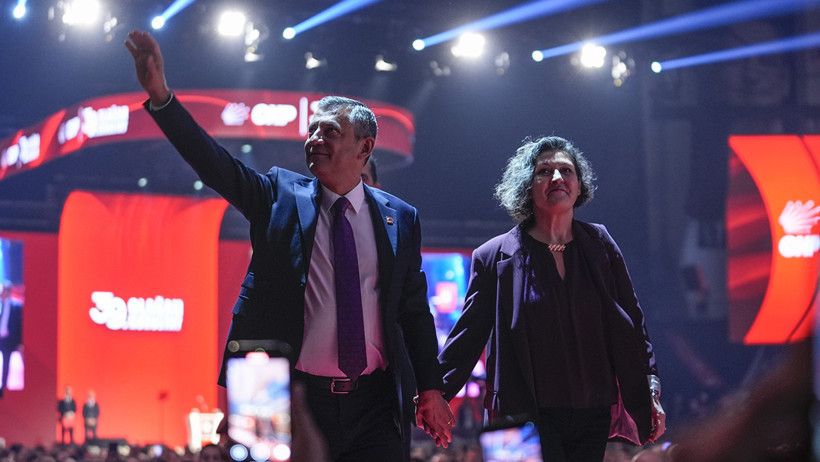 Özgür Özel yeniden CHP Genel Başkanı