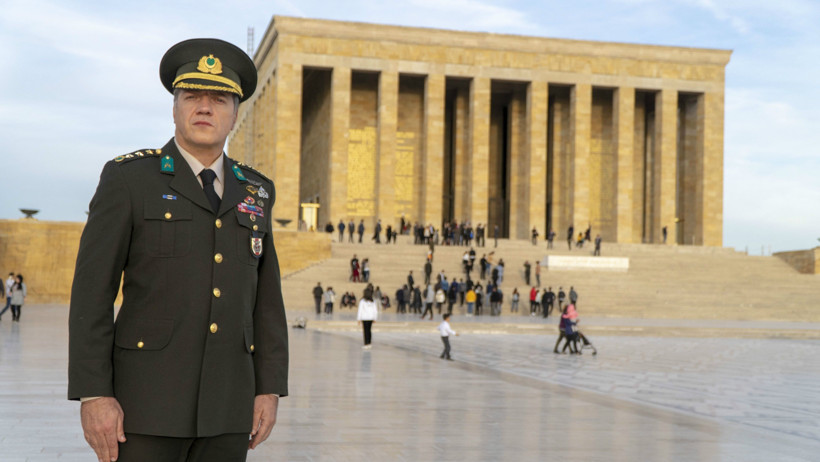 Savaşçı'dan Atatürk'e saygı duruşu!