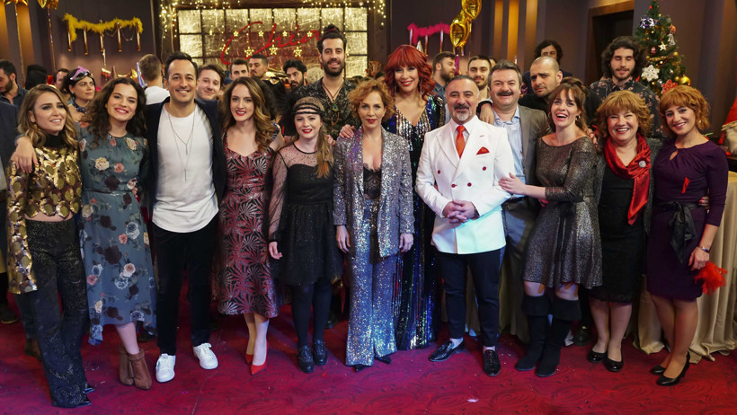 Jet Sosyete yeni yılı hangi ünlü şarkıcıyla karşılayacak?