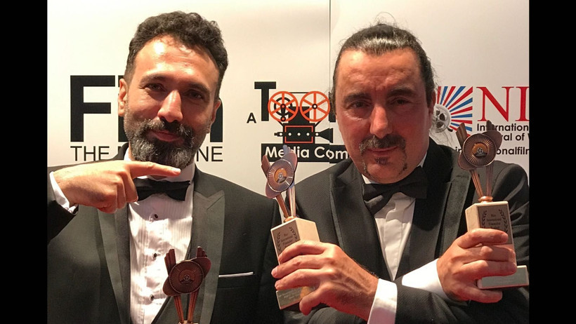 Ödülünü usta oyuncu Turan Özdemir'e adadı!