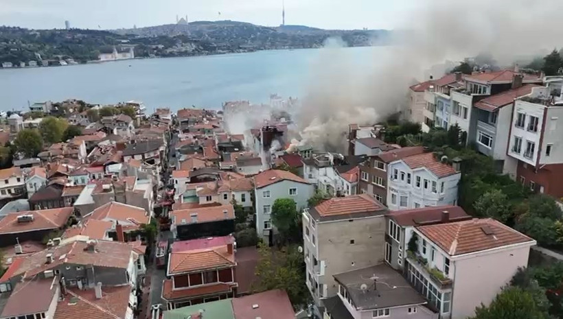 Boğaz’da yangın paniği! Ünlü oyuncu Şebnem Bozoklu'nun evini de alevler sardı - Resim : 5