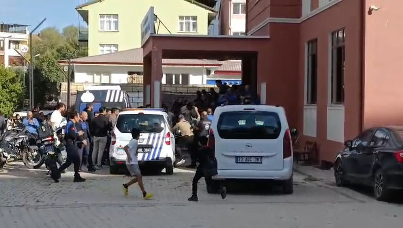 Zabıta Amirliği'nin önünde yumruklu dehşet! - Resim : 2