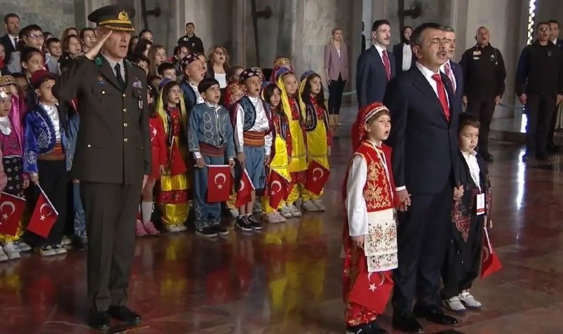 Meclis Ata'nın huzuruna çıktı - Resim : 2
