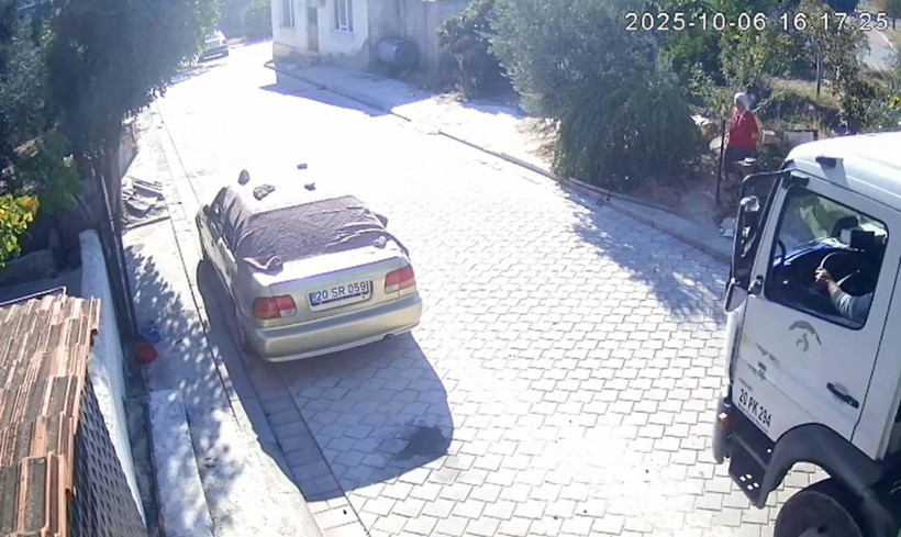 Feci kaza! Çöp kamyonunun altında kaldı - Resim : 3