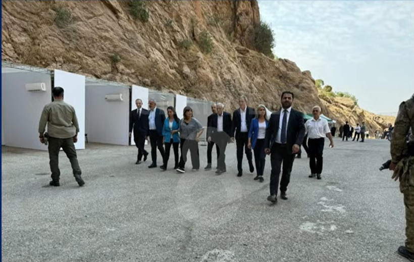 Terörsüz Türkiye sürecinde tarihi an: PKK'lı ilk grup silahları bıraktı! - Resim : 9