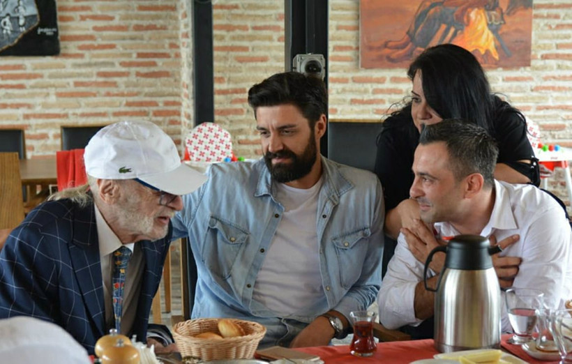 'Bekarlığa Feda' filminde kim hangi karakteri canlandırıyor? - Resim : 2