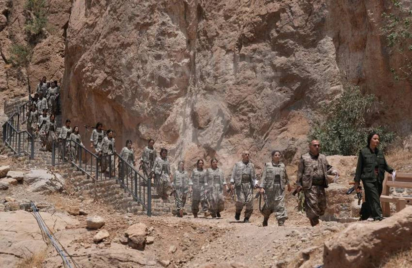 Terörsüz Türkiye sürecinde tarihi an: PKK'lı ilk grup silahları bıraktı! - Resim : 2