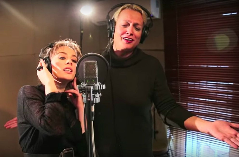 Aile Arasında gişe başarısını, kliple kutladı!