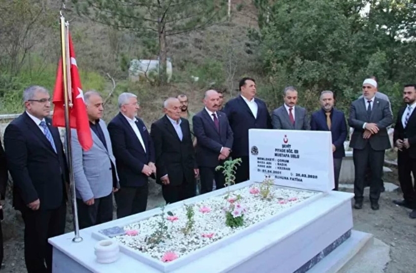 Şehit Mustafa Uslu’nun vasiyeti yerine getirildi! Çevre, Şehircilik ve İklim Değişikliği Bakanlığı'nın inşa ettiği ev ailesine teslim edildi - Resim : 4
