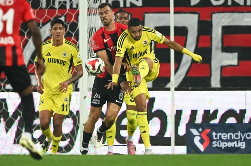 Fenerbahçe, Gençlerbirliği'ni ilk yarıda yıktı - Resim : 2
