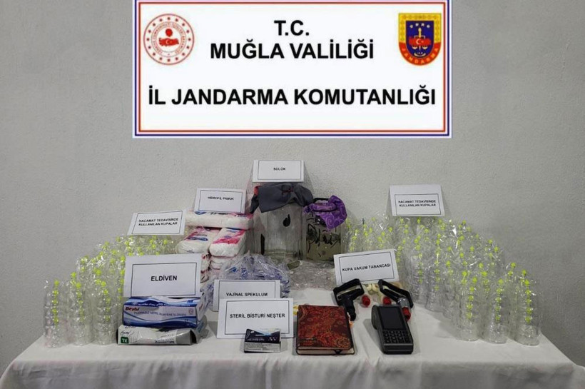 Merdiven altı hacamat ve sülük tedavisine baskın! İşte operasyonda ele geçirilenler